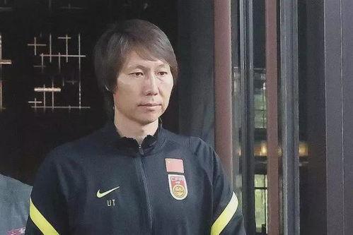 爆料李铁的人是谁呀视频,真相背后谁在暗中操作？